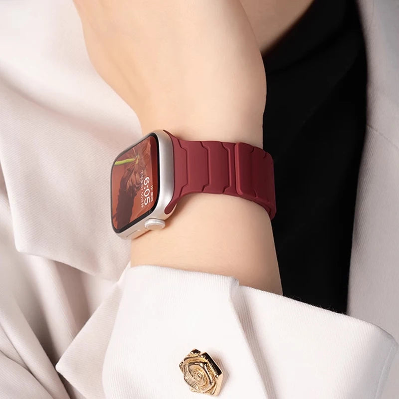 Magnetic Silicone Strap for Apple Watch Band Ultra 2 49mm 45mm 41mm Bracelet for Iwatch Series 9 8 7 6 SE 5 4 38 42mm 44mm 40mm