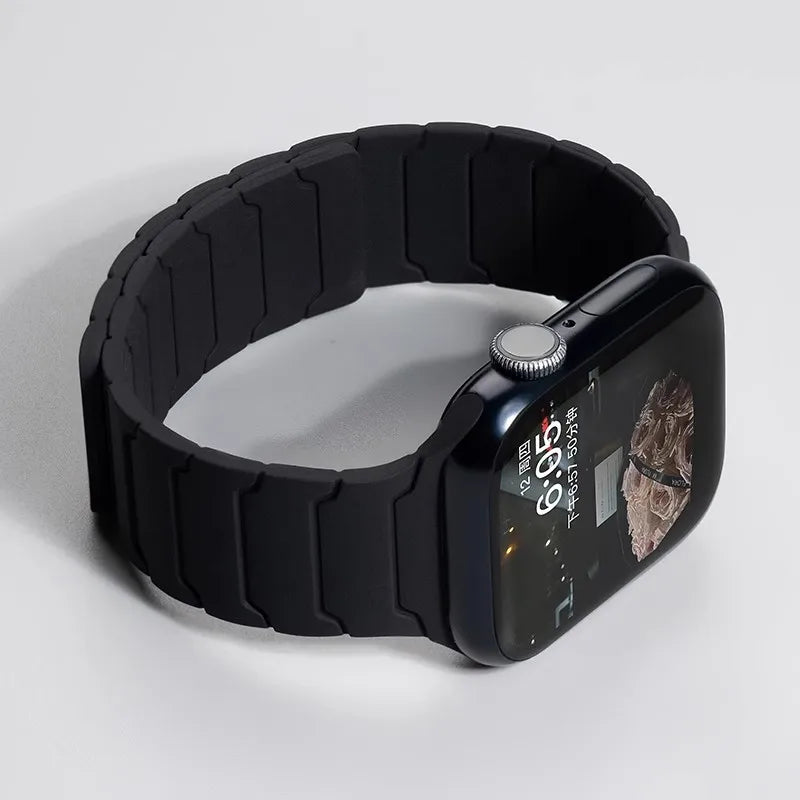 Magnetic Silicone Strap for Apple Watch Band Ultra 2 49mm 45mm 41mm Bracelet for Iwatch Series 9 8 7 6 SE 5 4 38 42mm 44mm 40mm