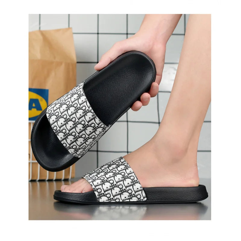 Men's Slippers Beach Slippers Slip-On Sandals39-45 2025Summer Breathable Season Comfortable Sneaker