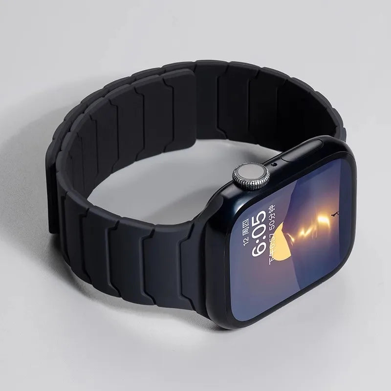 Magnetic Silicone Strap for Apple Watch Band Ultra 2 49mm 45mm 41mm Bracelet for Iwatch Series 9 8 7 6 SE 5 4 38 42mm 44mm 40mm