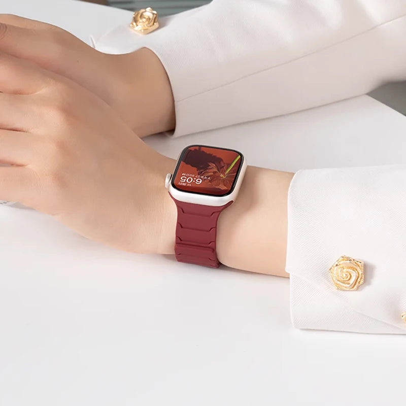 Magnetic Silicone Strap for Apple Watch Band Ultra 2 49mm 45mm 41mm Bracelet for Iwatch Series 9 8 7 6 SE 5 4 38 42mm 44mm 40mm